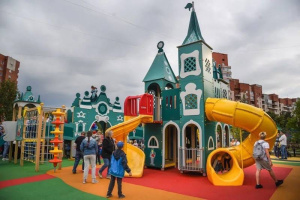 Причины несчастных случаев на детских площадках обсудили эксперты на круглом столе «РОССИЙСКОЙ ГАЗЕТЫ»